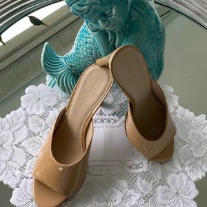 Beautiful new tan Vero Cuoio 4 in heels